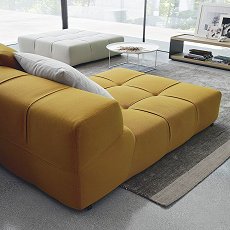 divano-angolare in tessuto babylon con chaise long visto da dietro.jpg